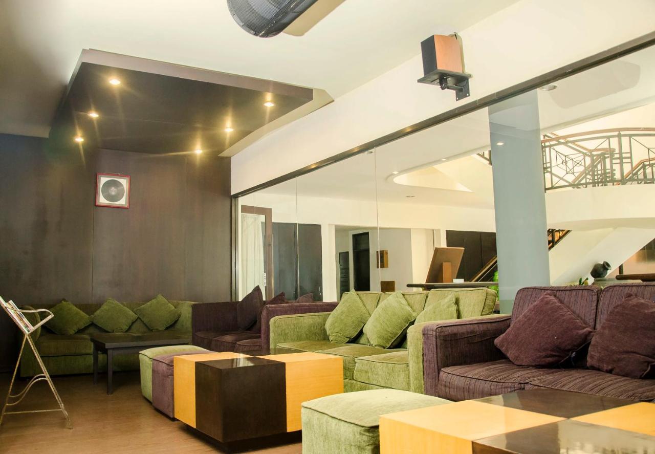 Whiz Prime Hotel Darmo Harapan Surabaya Exterior photo